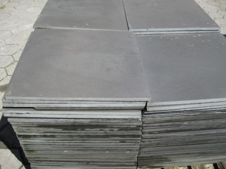 Terrassenolatten Basalt geschliffen 2 cm 2