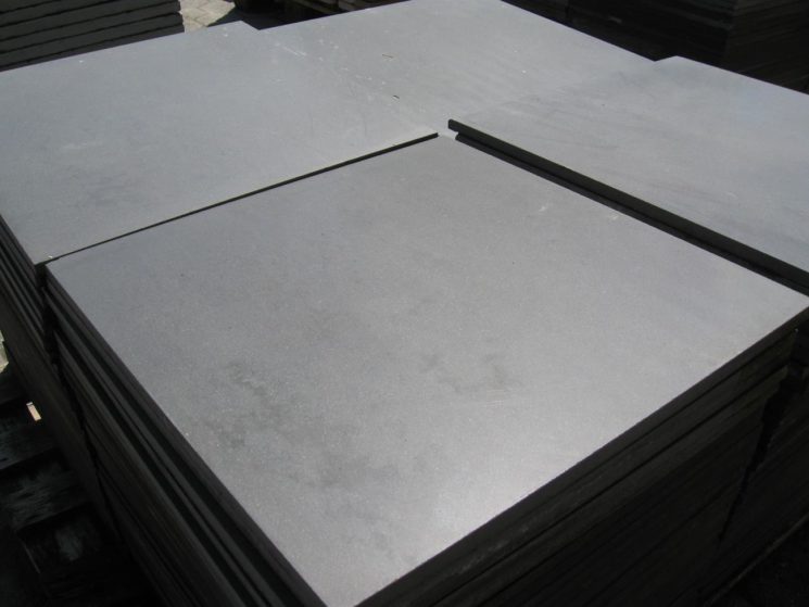 Terrassenolatten Basalt geschliffen 2 cm 3