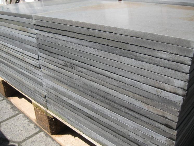Terrassenolatten Basalt geschliffen 2 cm 7